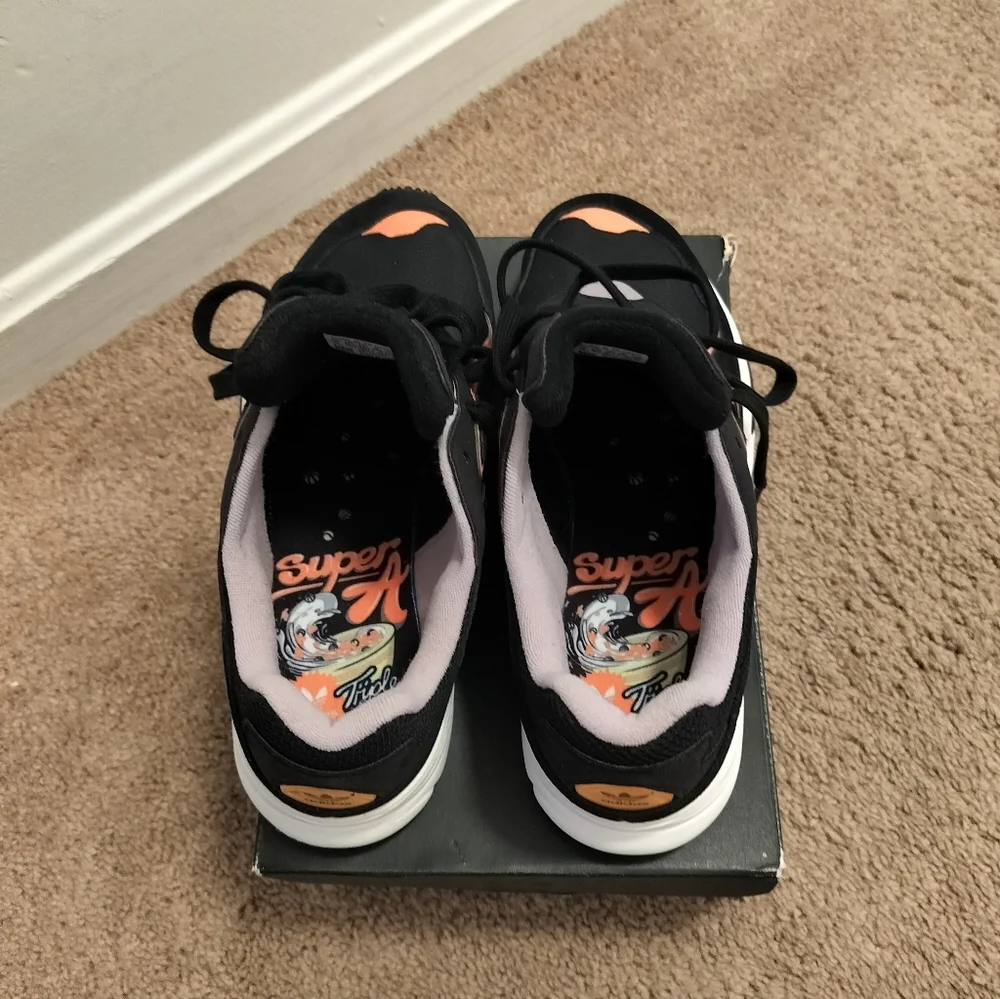 Adidas - Picture 5 of 9